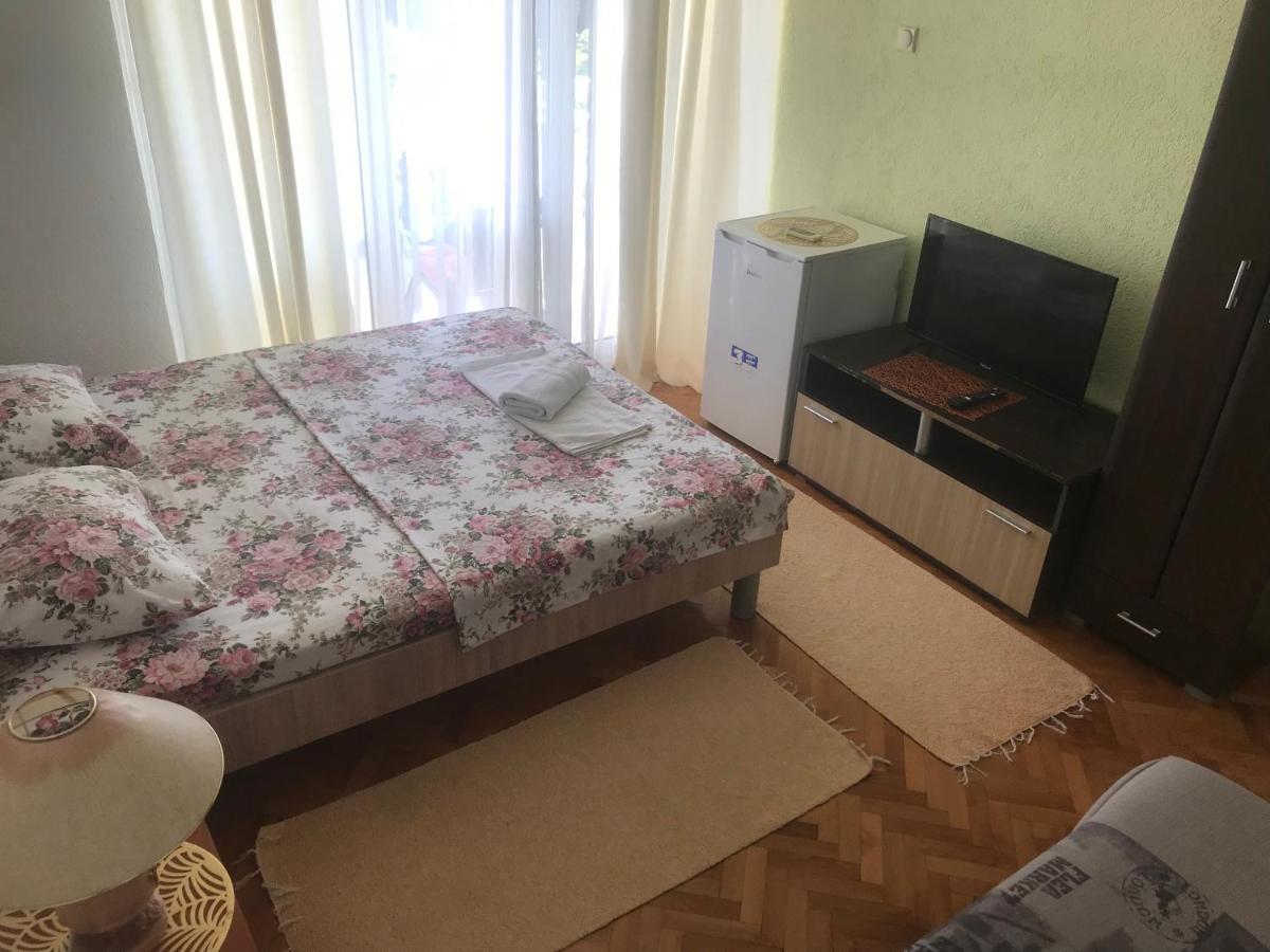 Tina Rooms Ulcinj Buitenkant foto